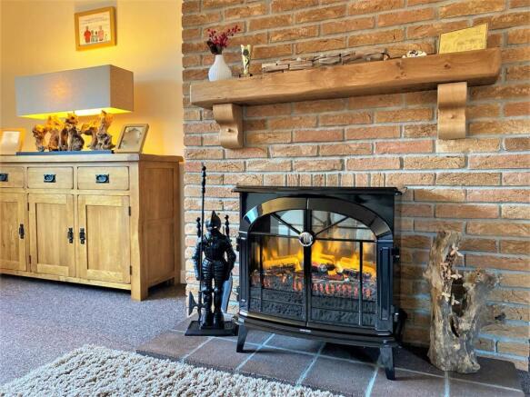 Exposed Feature Fireplace 384a