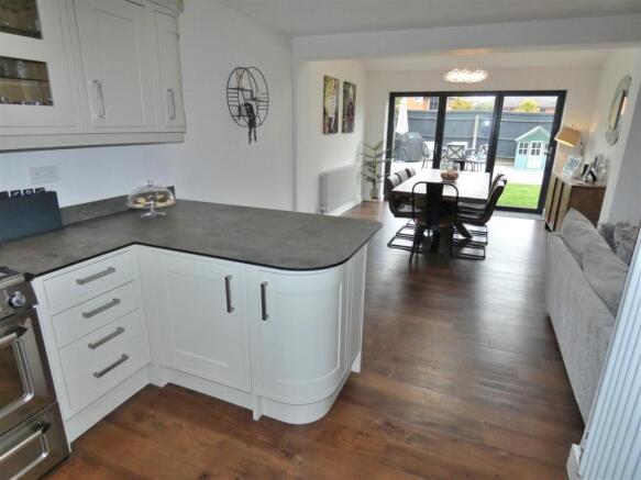 Living/Dining Kitchen