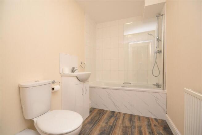 1 bed Apartment to rent Image 6