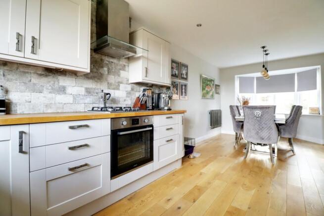 KITCHEN..jpg