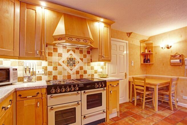 KITCHEN 3.jpg