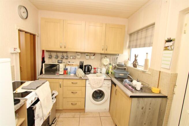 3 bed Town House for sale Image 3
