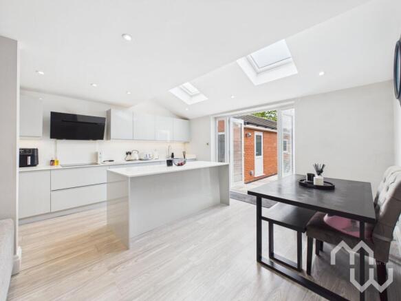Open plan kitchen/diner