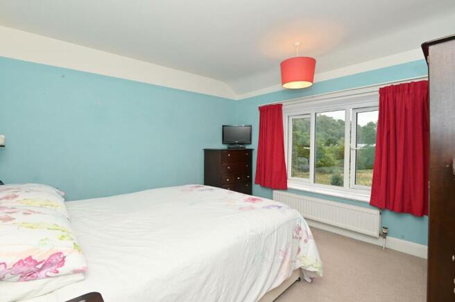 DOUBLE REAR BEDROOM
