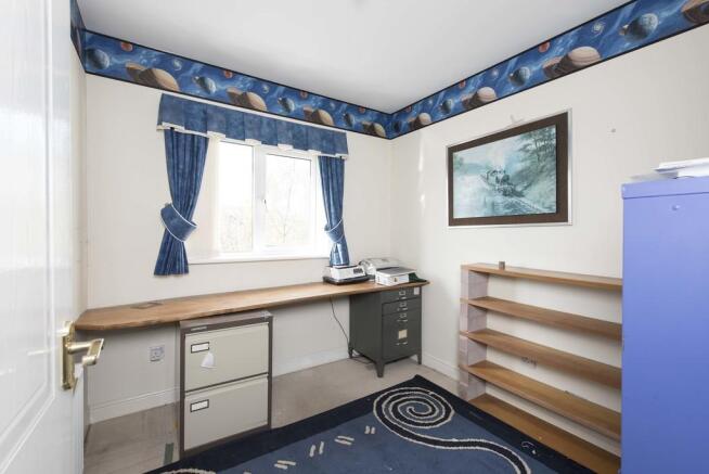 Fourth bedroom 
