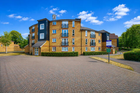 Imperial Way, Apsley, Hemel Hempstead, Hertfordshire