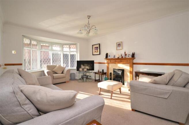03 living room queenswood.JPG