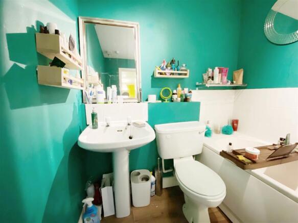 Bathroom.jpg
