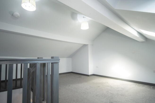 3 bed Terraced to rent Image 12