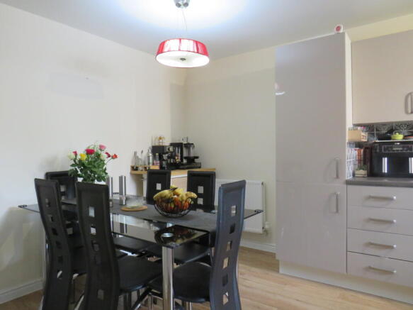 2 Kitchen diner