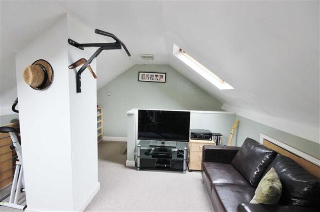 LOFT ROOM