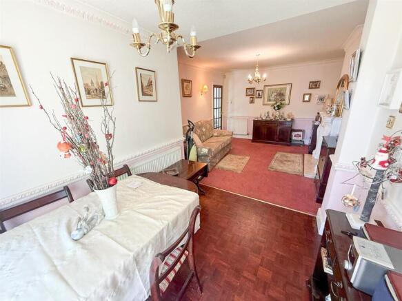 3 bed Semi-Detached for sale Image 6