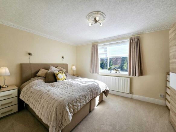 2 bed Flat for sale Image 8