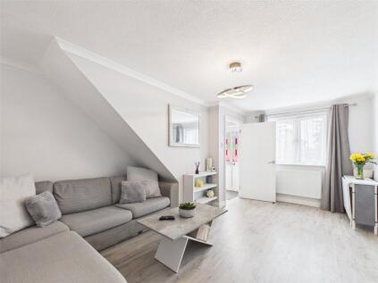 Forsythia Close, Churchdown, Gloucester, Gloucestershire, GL3