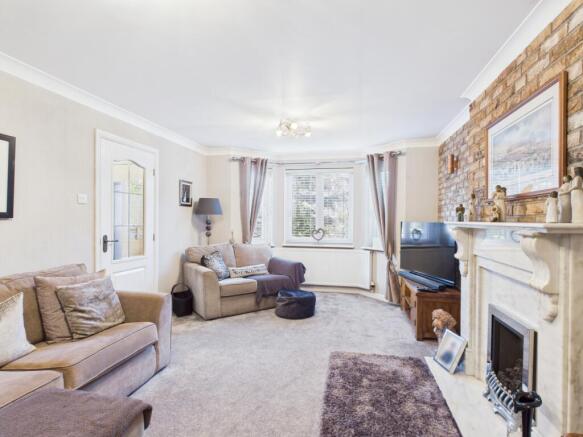 CAM03729G0-PR0227-STILL001