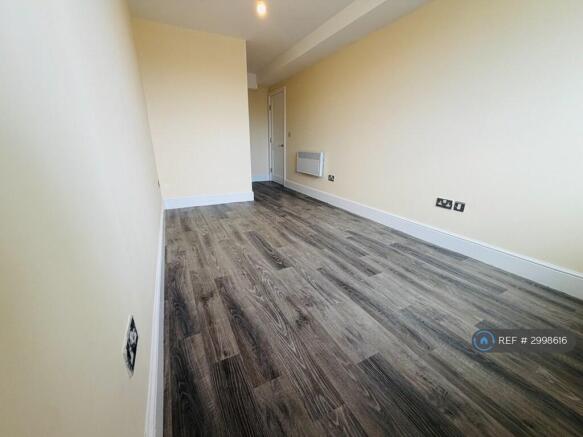 2 bed Flat to rent Image 8