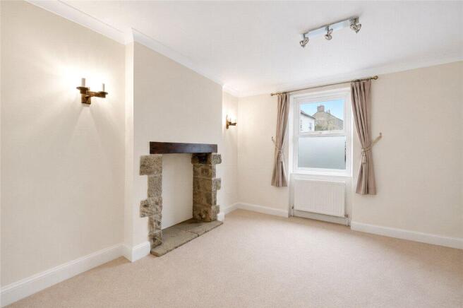 5 bed Link Detached House for sale Image 4