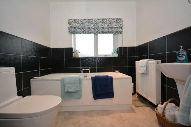 3 bed Semi-Detached for sale Image 7