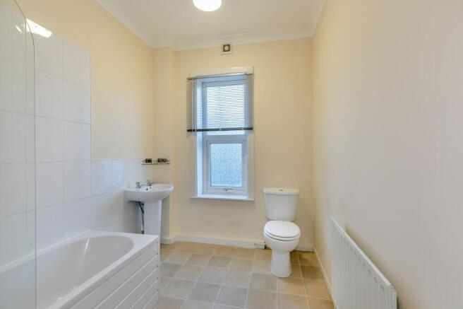 2 bed End of Terrace to rent Image 8