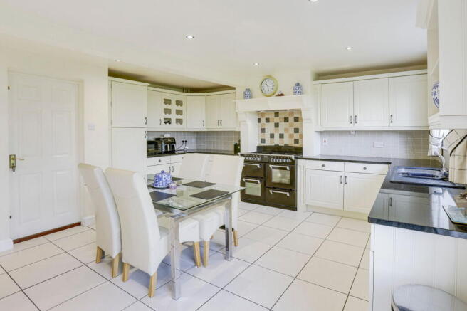 Covent Gardens, Radcliffe-on-Trent, Nottingham, NG12 photo 4
