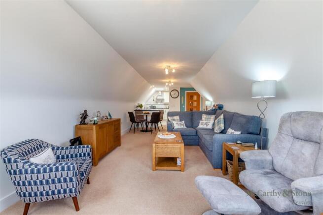 8700711-interior02.jpg