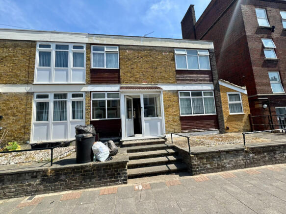 5 bed end terrace to rent Brokesley Street, Londo