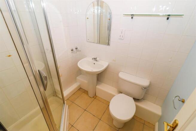2 bed Apartment for sale Image 6