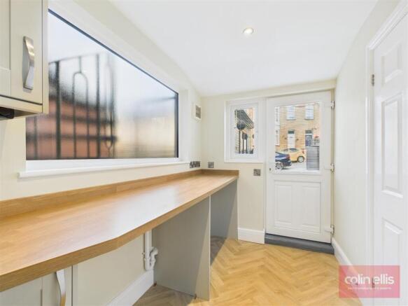 2 bed Ground Flat to rent Image 7