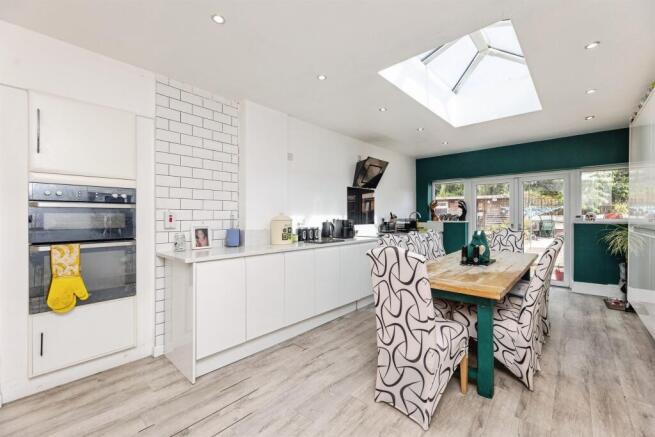 2 bed Semi-Detached Bungalow for sale Image 4