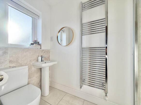 4 bed Detached for sale Image 12