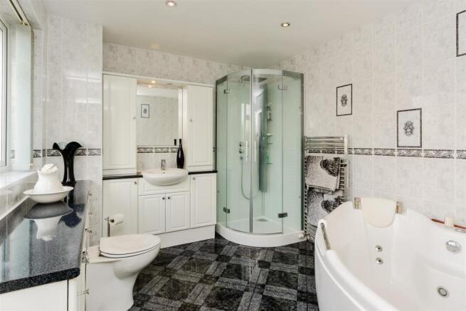 8270388-interior20.j