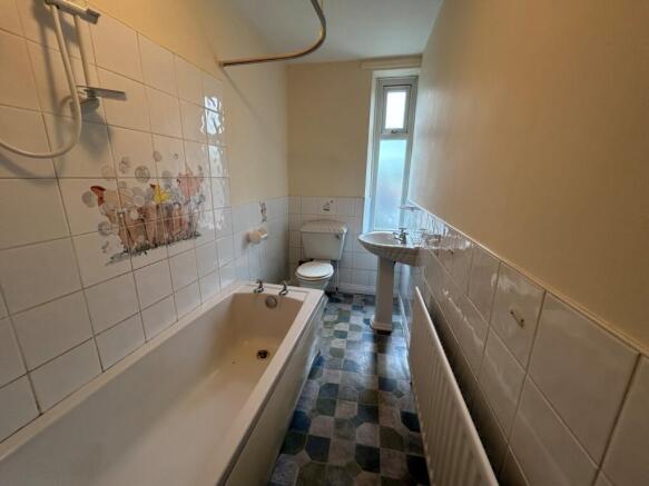 2 bed Terraced to rent Image 7