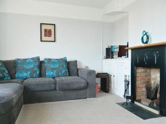 Lounge / Dining Area