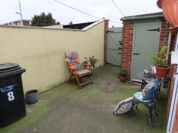 YARD TO REAR