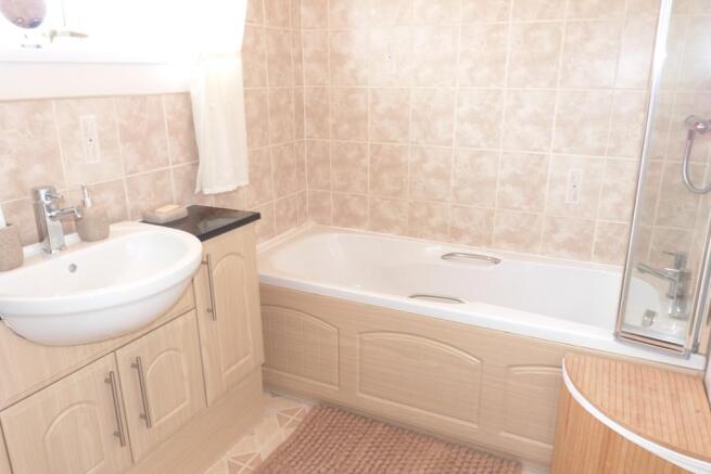 BATHROOM 2