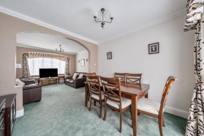 1368917-9-68ee3b1...