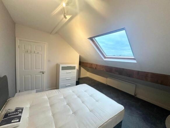 Room 4 (3)