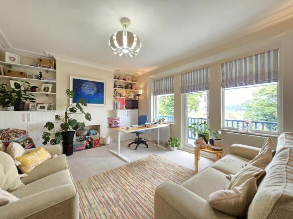 Lounge 2/Bedroom 1