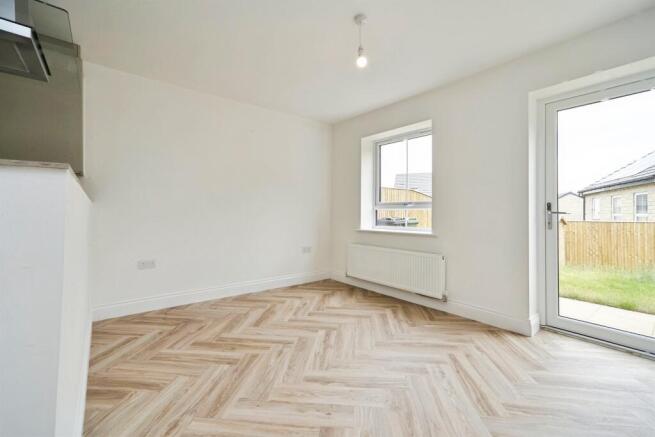3 bed Semi-Detached for sale Image 4