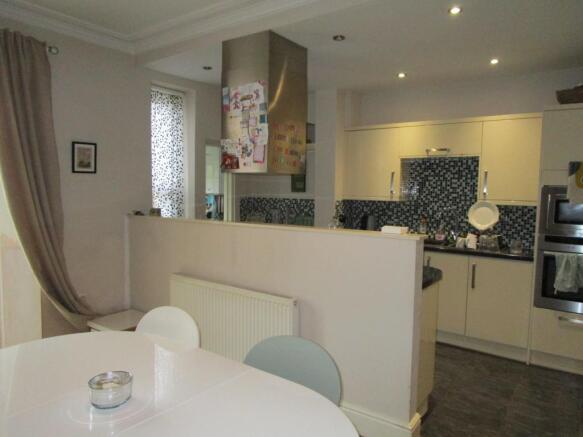 Dining to Kitchen