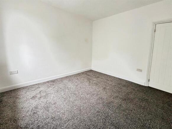 3 bed Terraced for sale Image 12
