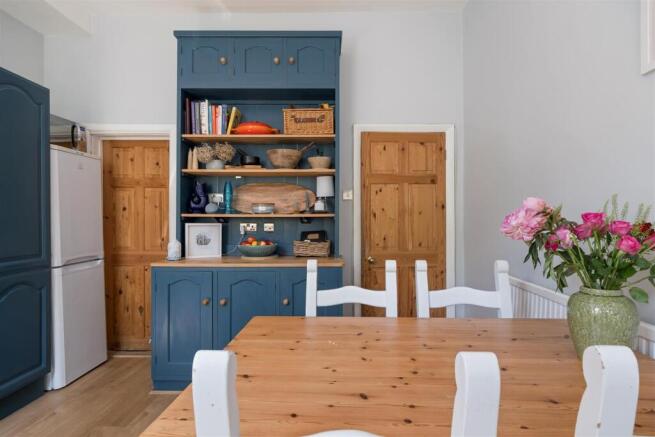 3 bed Terraced for sale Image 7