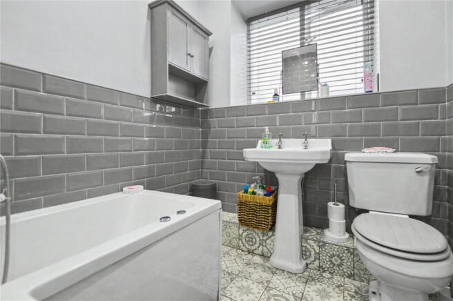 2 bed Apartment for sale Image 8