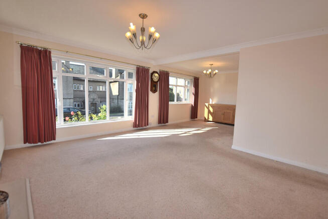 3 bed Detached Bungalow for sale Image 4