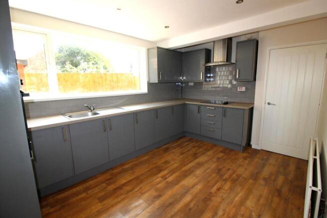 3 bed Terraced for sale Image 4