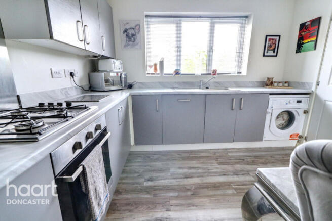 3 bed Semi-Detached for sale Image 9