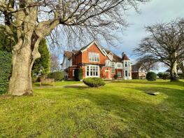 Flat 3, 68 Lake House, Collington Lane West, Bexhill-on-sea TN39 3XB