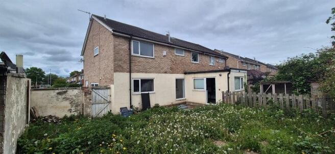 4 bed Semi-Detached for sale Image 4