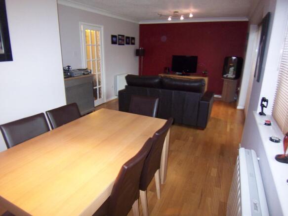 LOUNGE/DINER