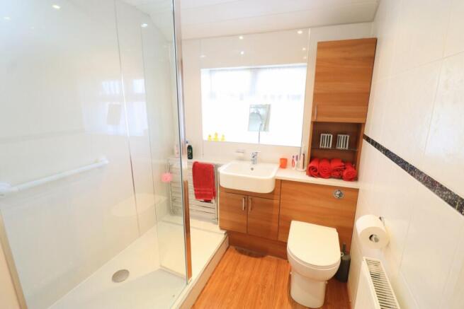 4 bed Semi-Detached for sale Image 11